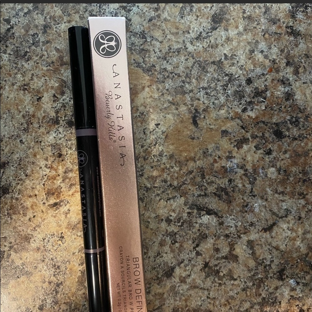 Brand new ANASTASIA BEVERLY HILLS BROW DEFINER